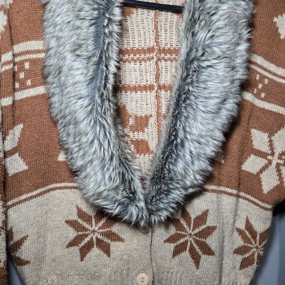 Flying‎ Tomato Angora Blend Brown Sweater- Removable Fur Collar Sz Small - Picture 2 of 6